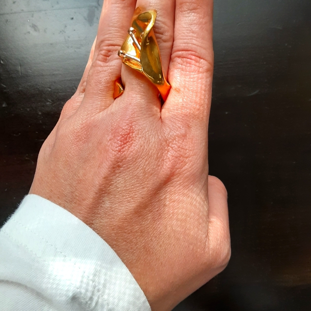 Oscar de la Renta floral ring
